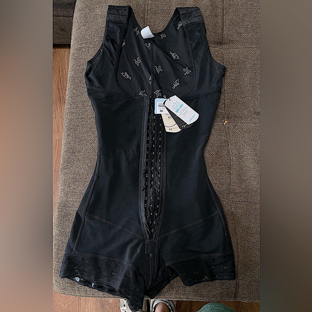 Cali curves faja.  Just purchased but changed mind.  Style 6226. Never worn